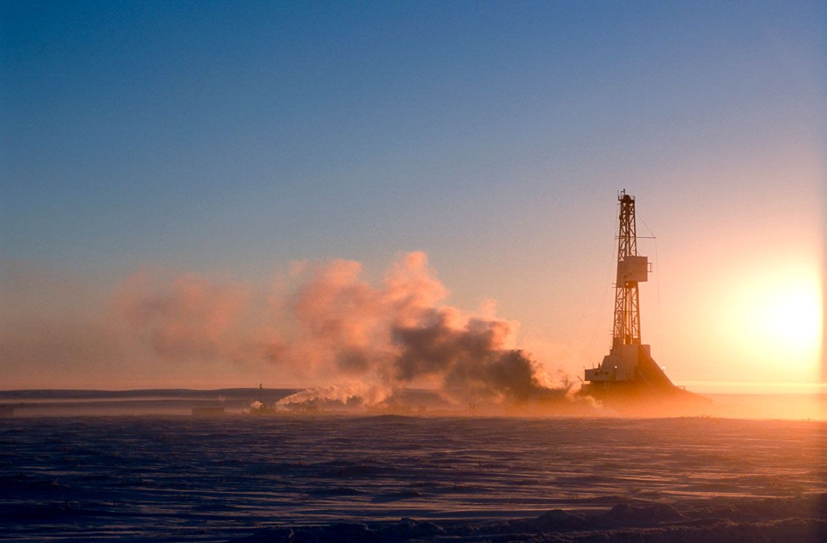 Drilling north of the Arctic Circle near Tuktoyaktuk, Northwest Territories, Canada Photo: Peter Llewellyn
