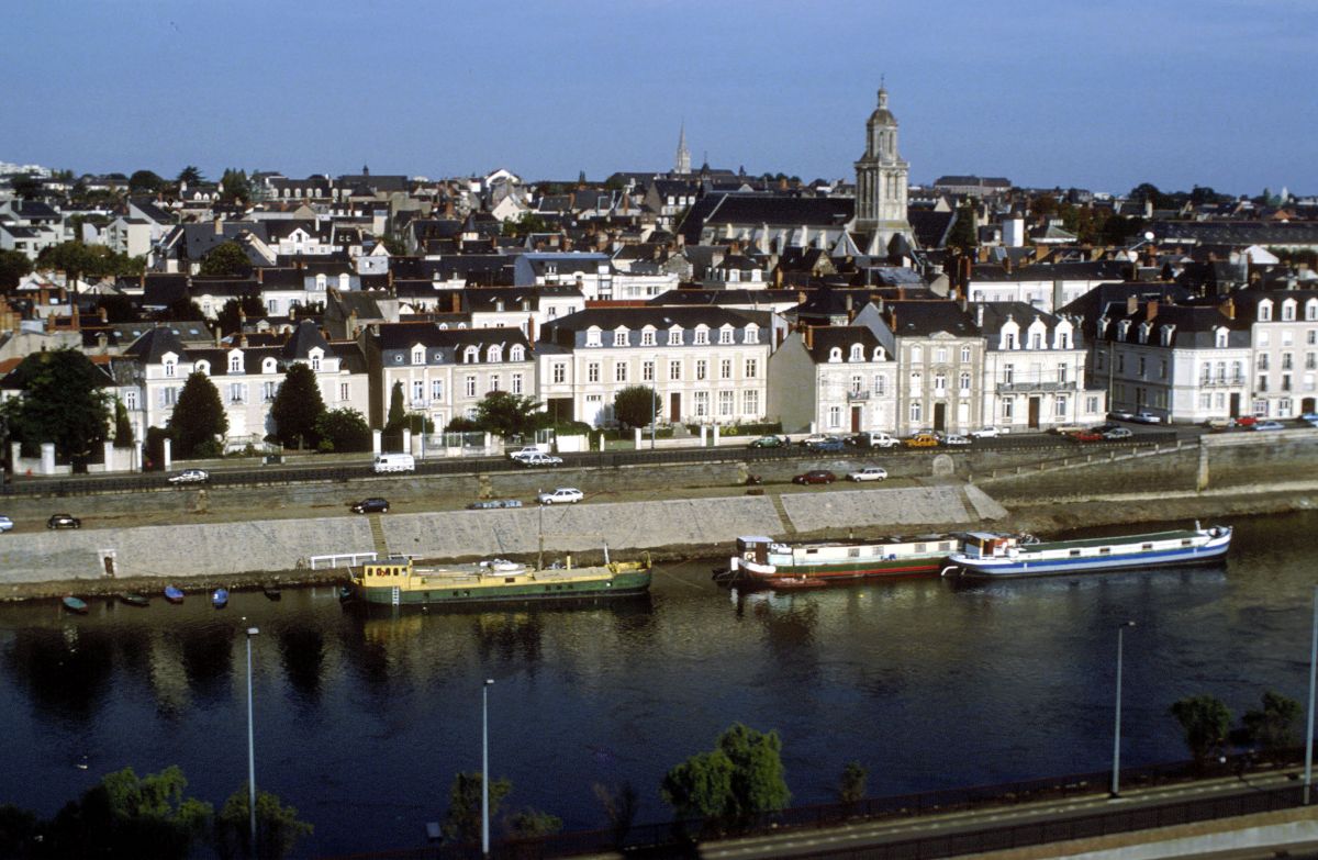 Lyon Old town and the Rhone river Photo: Peter Llewellyn